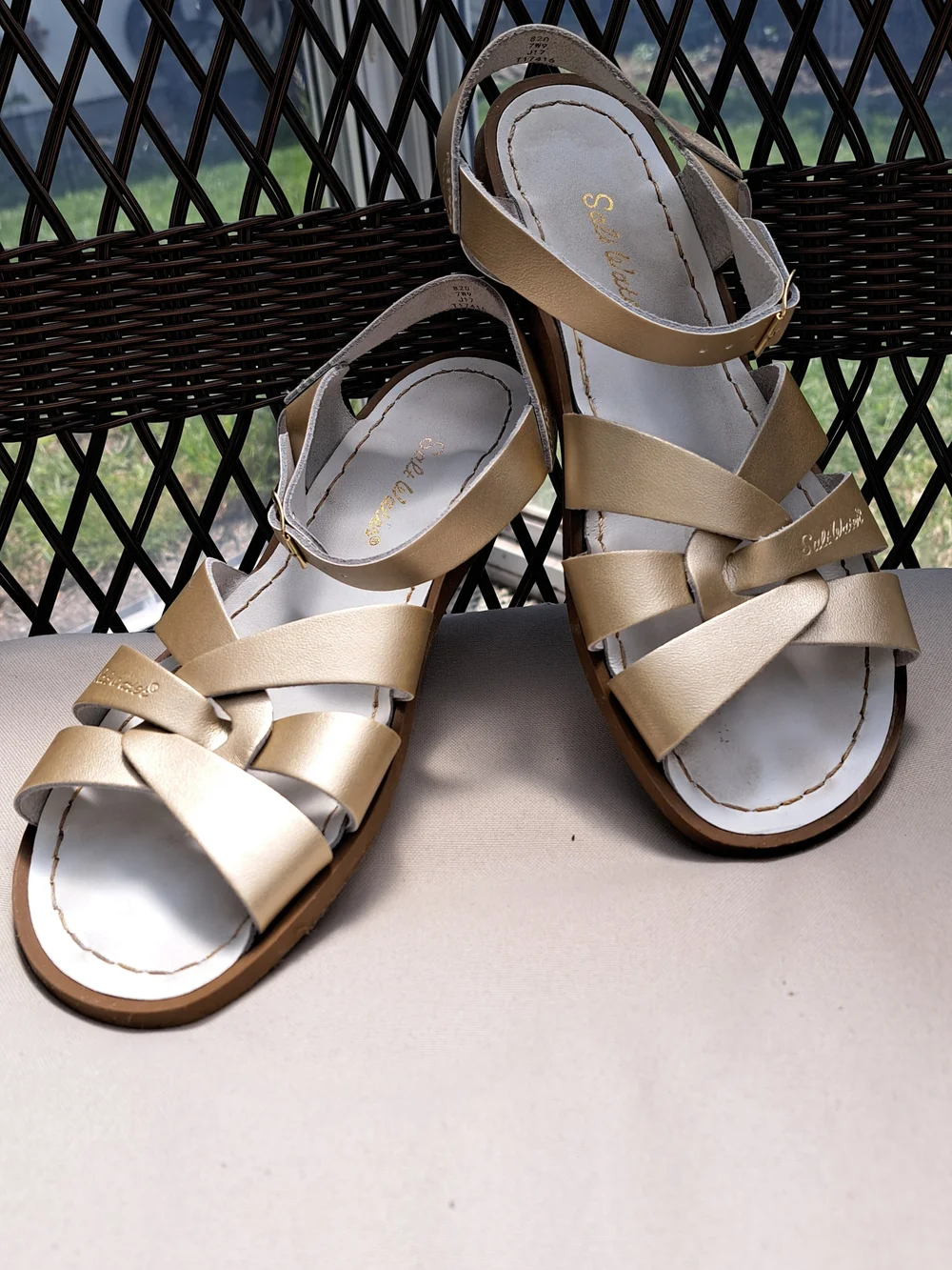 Salt Water Sandals Gold US Womens8-9 - Picture 1 of 16